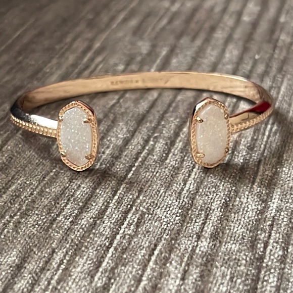 Kendra Scott Jewelry - Kendra Scott gold and white drusy Elton bracelet